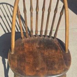 Antique Early American Bowback Oak Spindle Dining Side Chair.