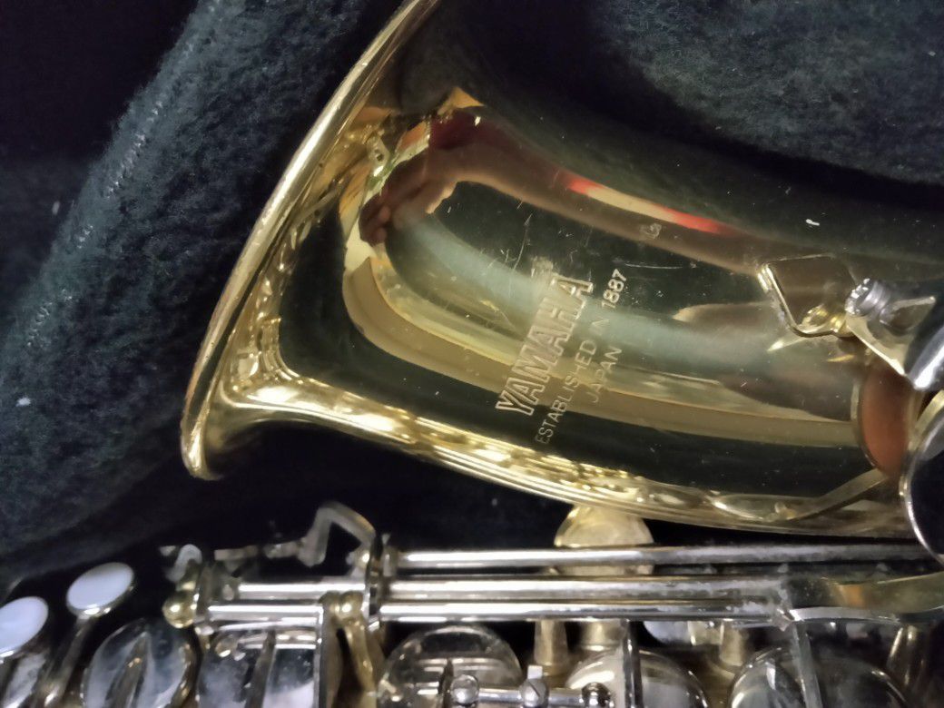 Yamaha YAS -23 Alto Saxophone 