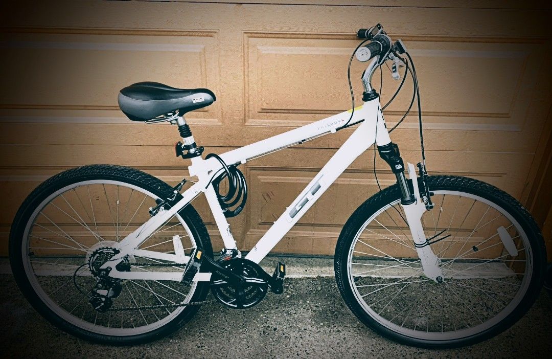 gt passage bicycle White Gt Passage All Terra for Sale in Houston, TX