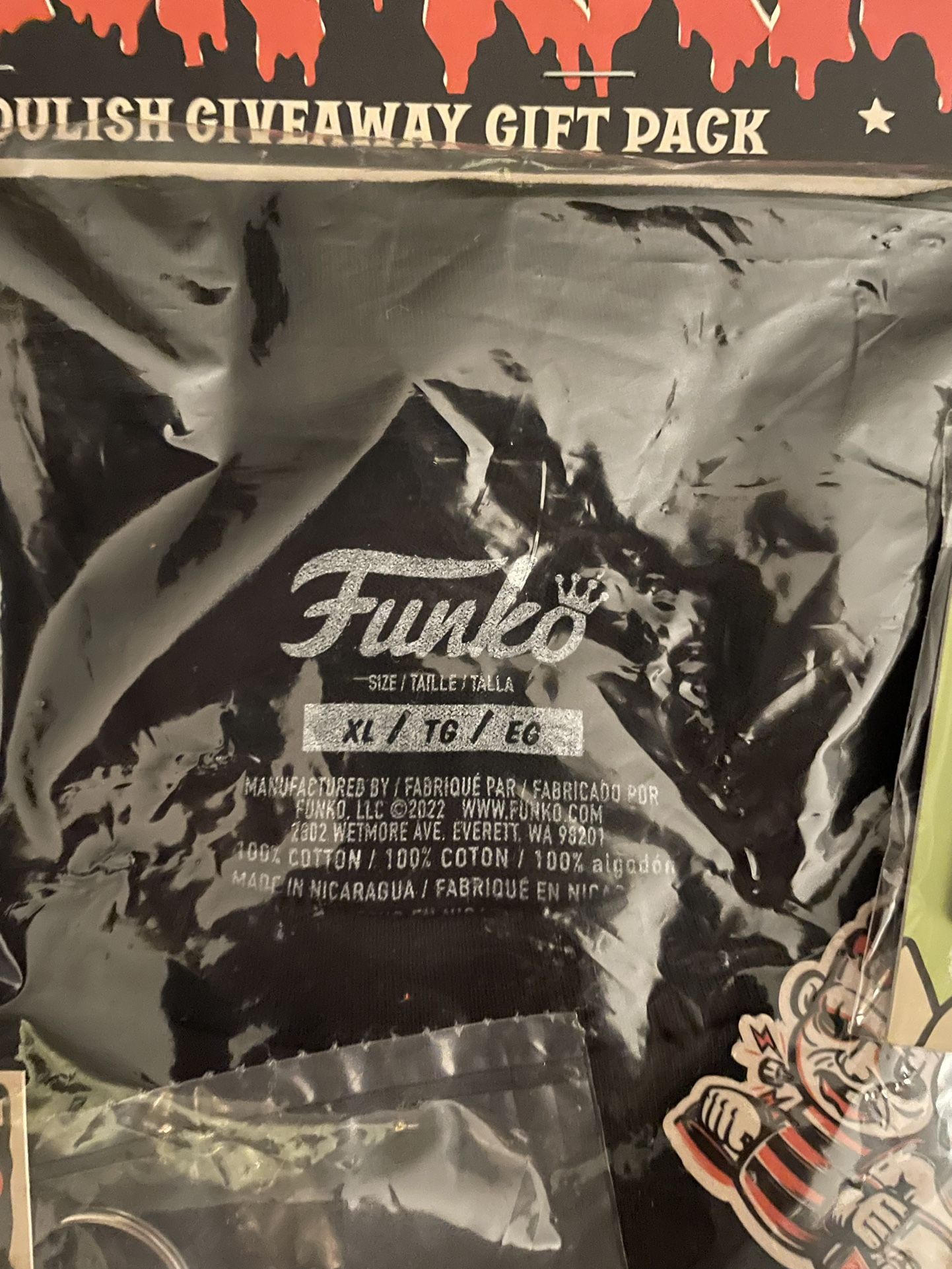 2 Funko Mask o Raid Bundles + 2 Posters + Machoman Pop