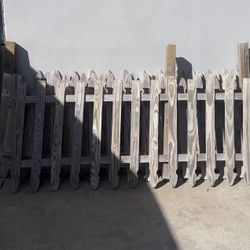 wood fence (good cond)