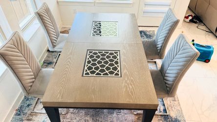 Dining Table with 4 chairs