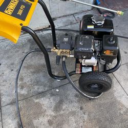 Hidrolavadora Dewalt 3600psi $399