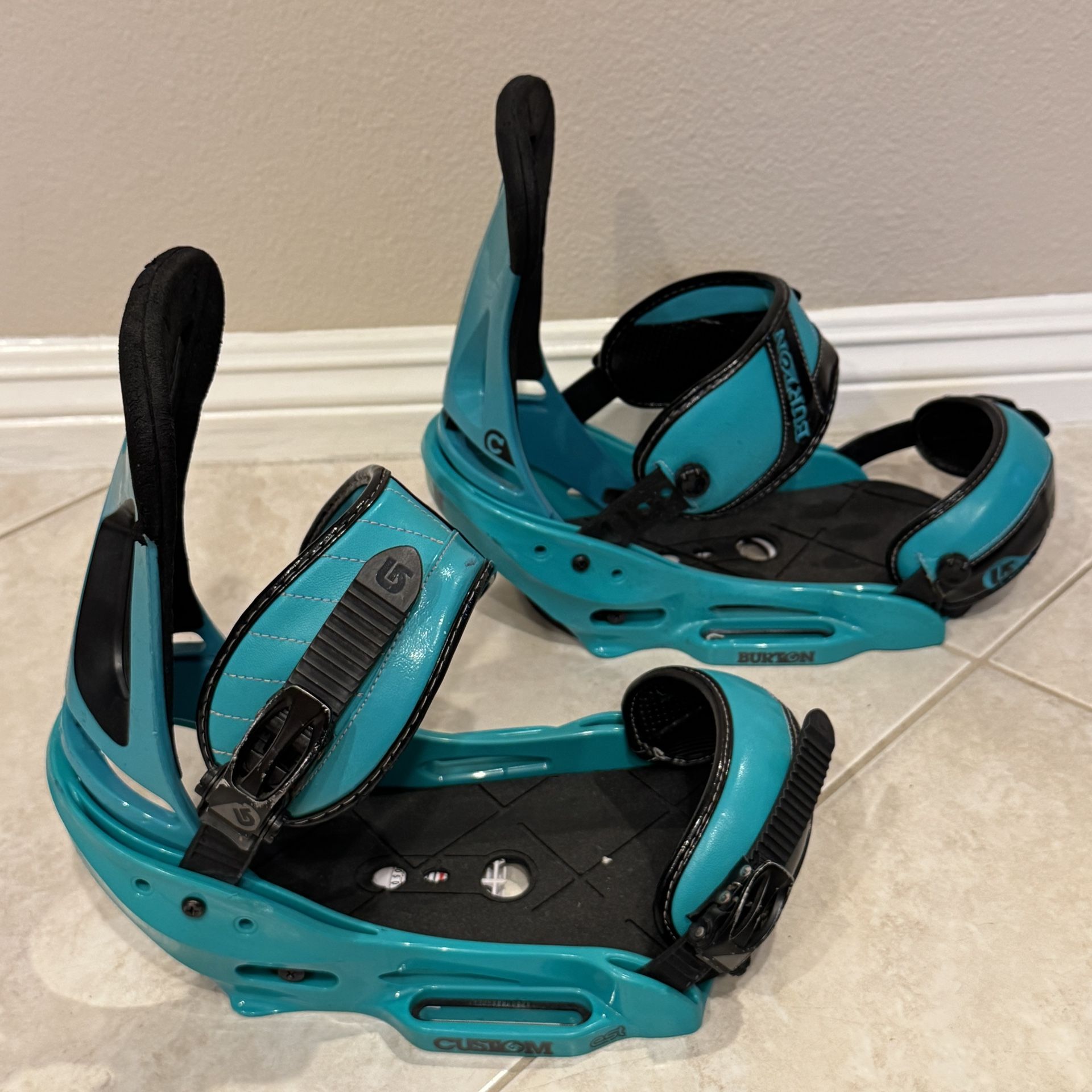 burton baron es snowboard From Burton To The World 2026 – Ski Pro AZ Bell GT6 RD-4C/EC Carbon Pattern:Wishful Belle The 2026 Burton Process Embossed Leather Backpack/Crossbody in