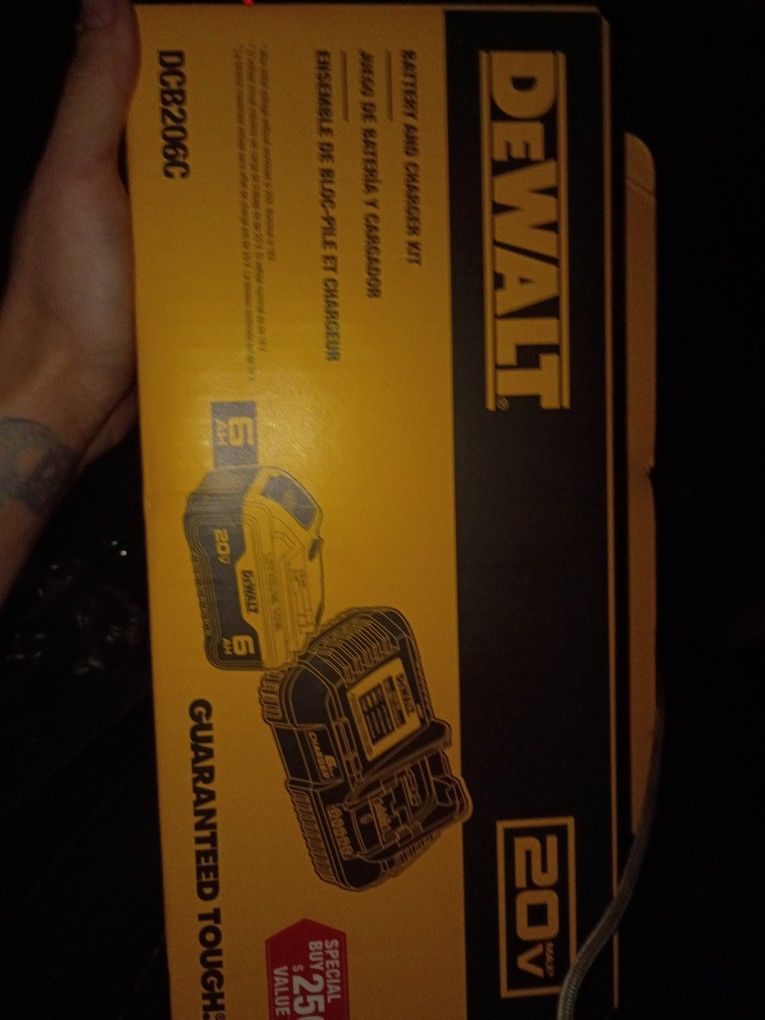 6ah 20v DeWalt Battery And Charger