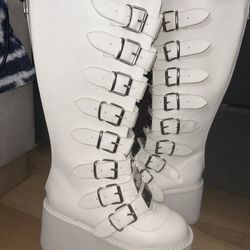 Demonia High Thigh Boots NEVER USED NEW Size 7