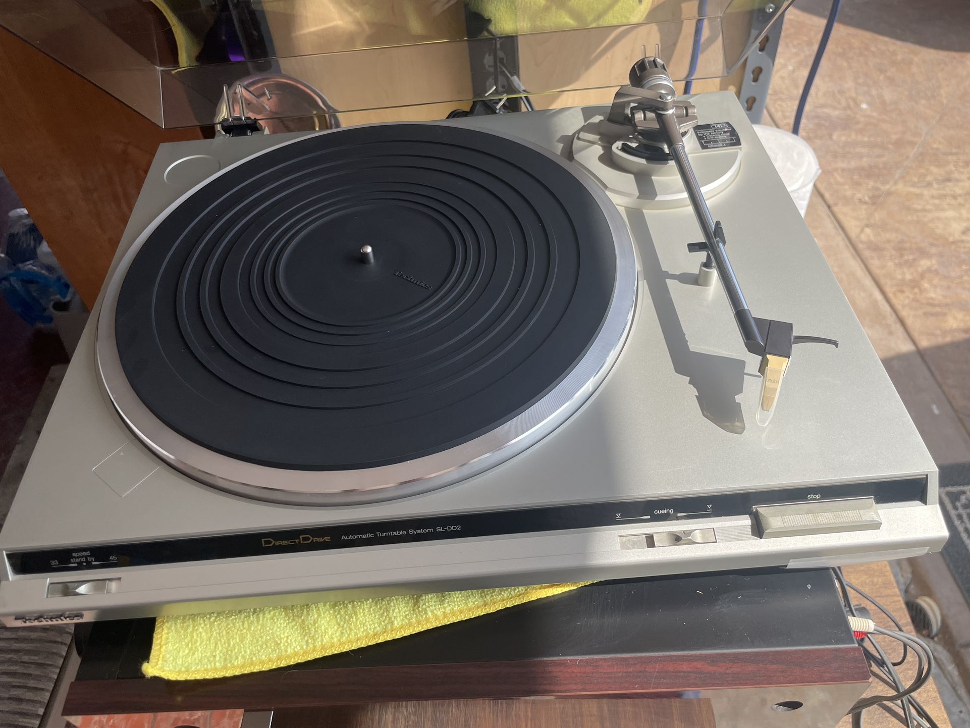 Technics Turn Table SL-DD2