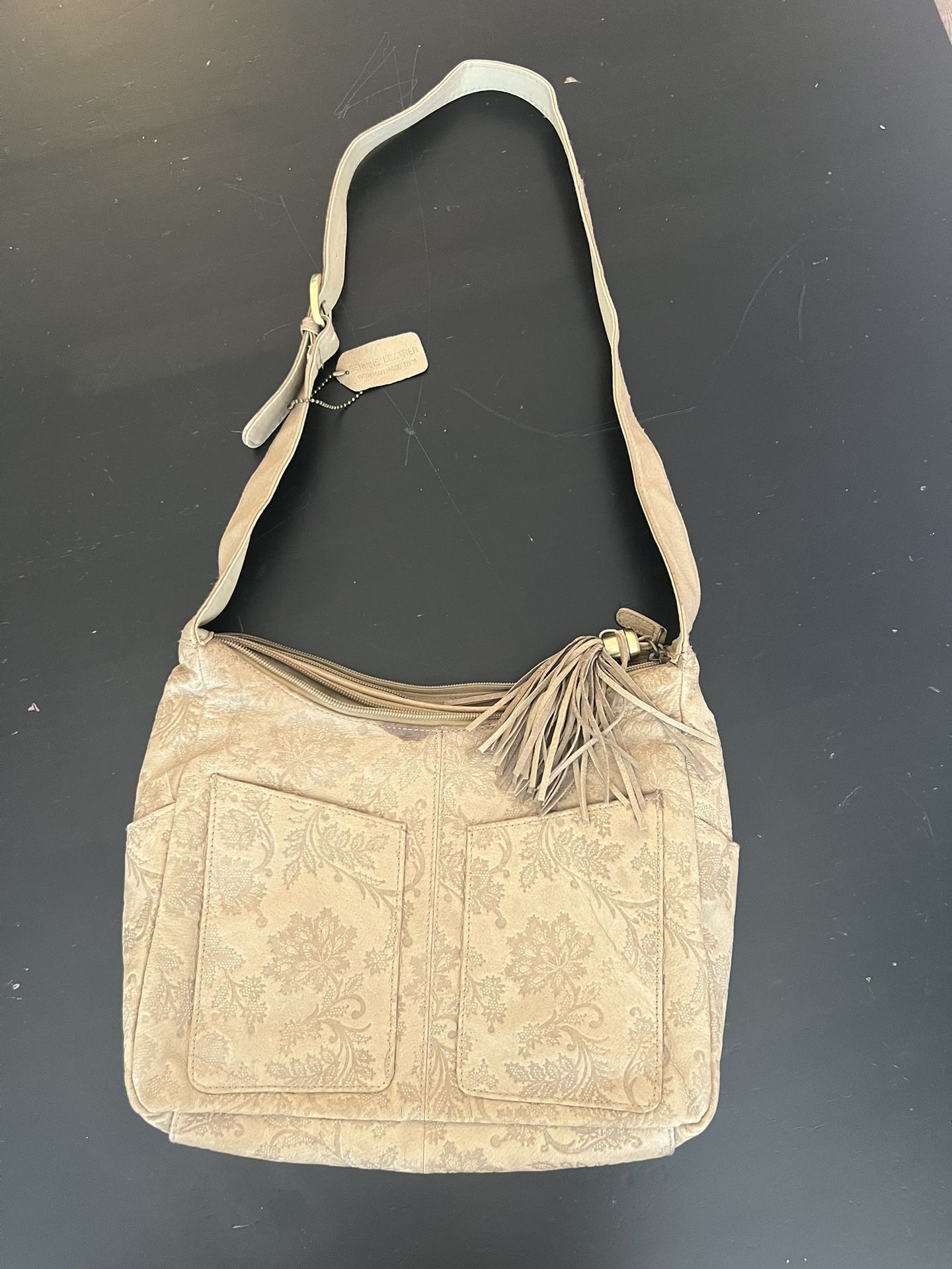 Cabin Creek Leather Shoulder Purse. Genuine Leather. Good Condition
