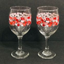 2 Greenbrier International Hearts Glass Wine Glasses XOXO Valentine’s Love