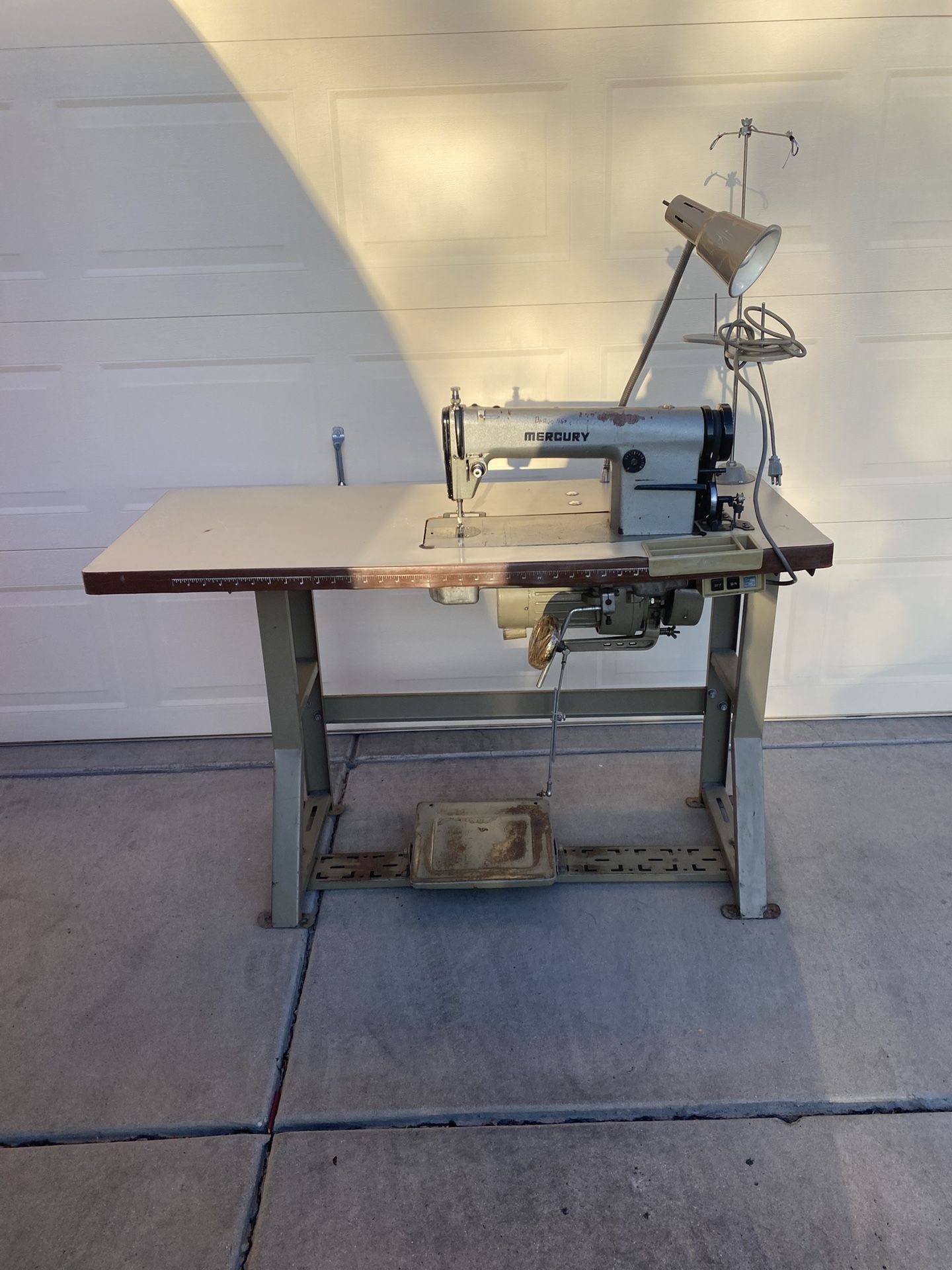 Industrial Sewing Machine
