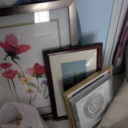 Assorted Prints & Paintings 