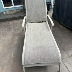 Free Lounge Chair