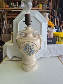 Vintage Ceramic Urn Table Lamp