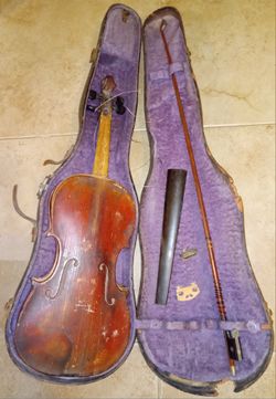 Antique Violin 1902 M. & W. , New Century , For Parts/repair. Pressed Leather Alligator Shape Case.