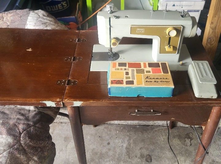 Kenmore Sewing Machine in Cabinet 
