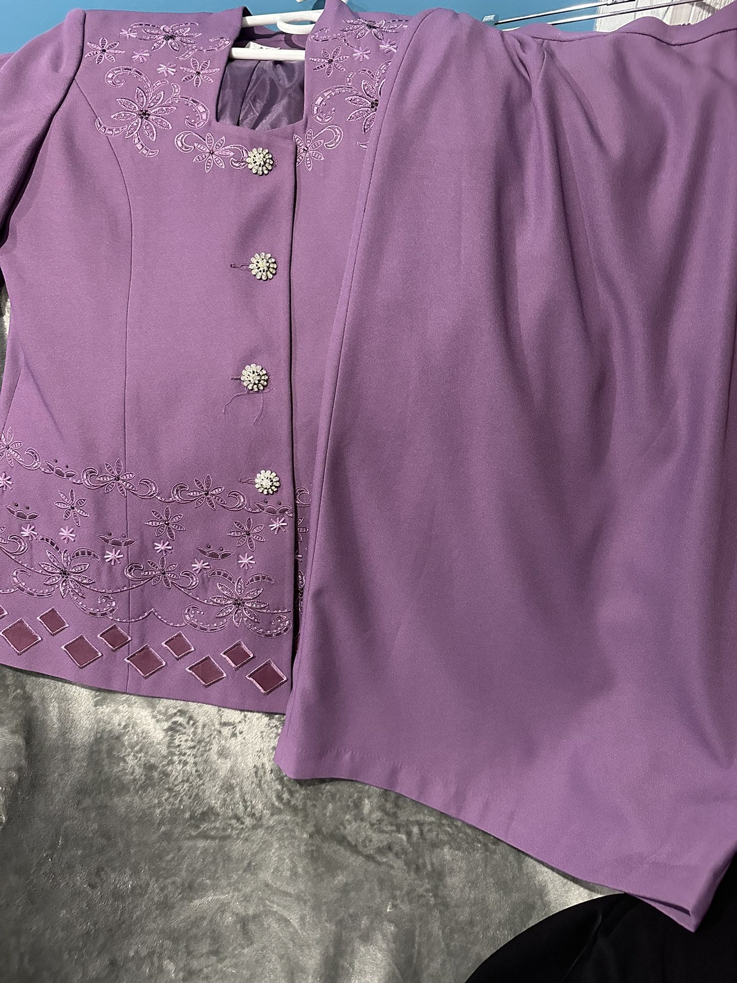 Ladies Dress Suit