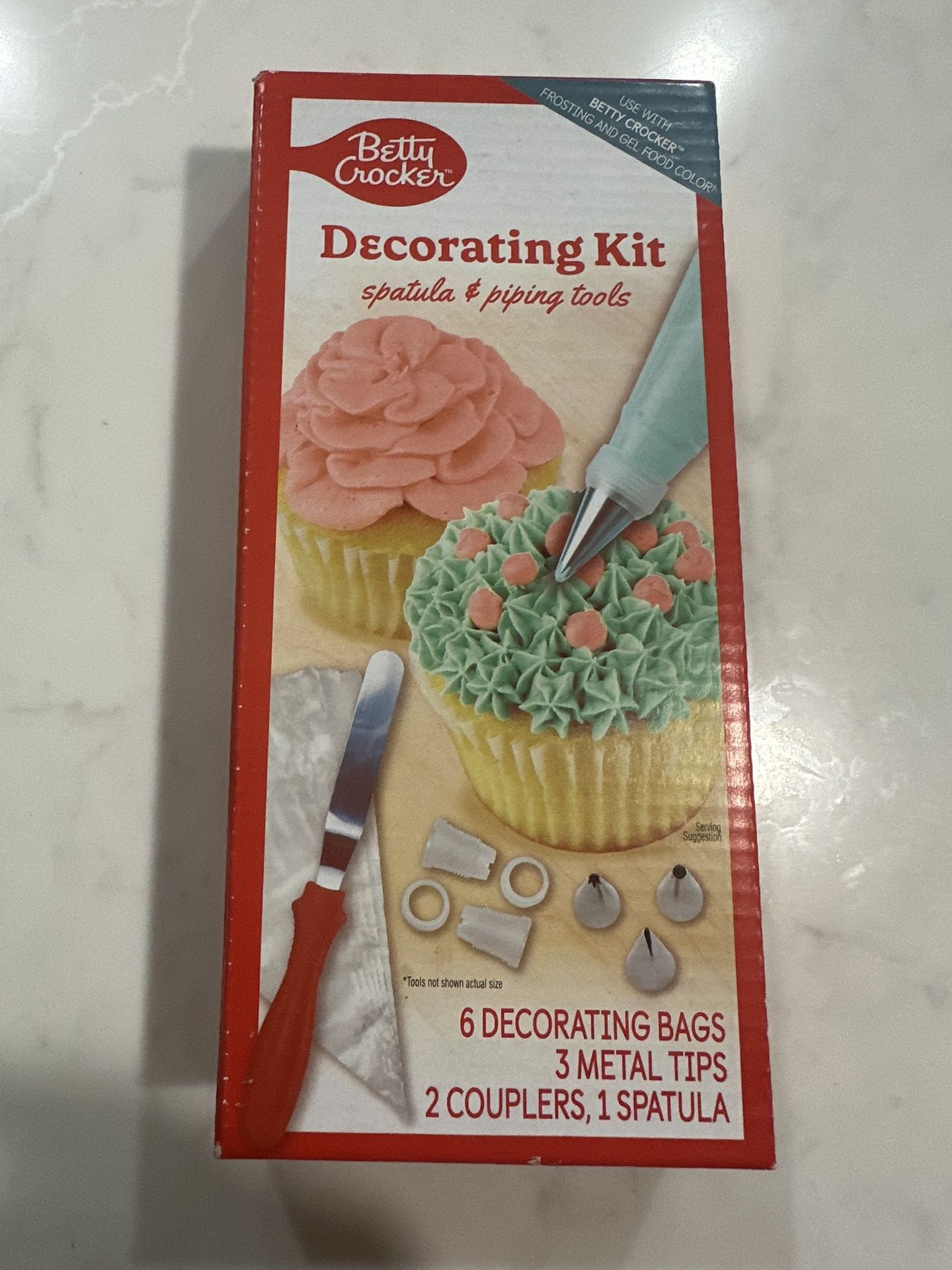 Betty Crocker Decorating Kit & Decorating Tip