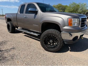 2011 GMC Sierra Z71 Extended Cab Pickup Truck