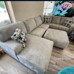 U SHAPED SECTIONAL COUCH 