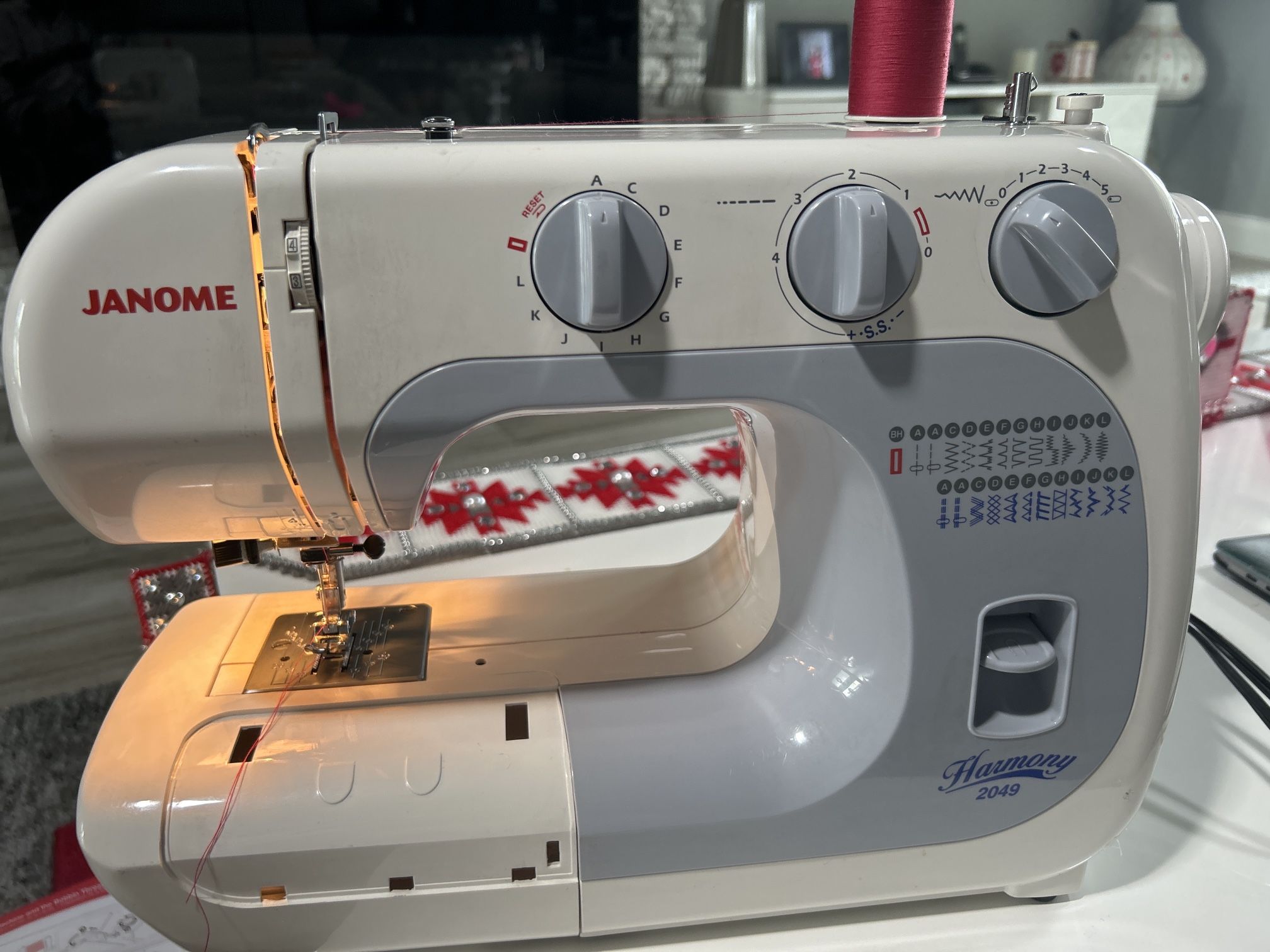 Janome Harmony 2049 LX SEWING MACHINE