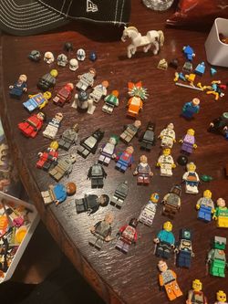 HUGE LEGO Minifigure & Accessories Bulk Lot - Marvel, Star Wars, DC, Ninjago