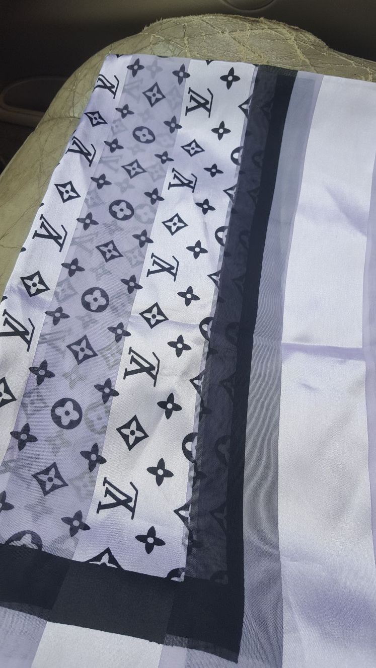 Louis vuitton scarf