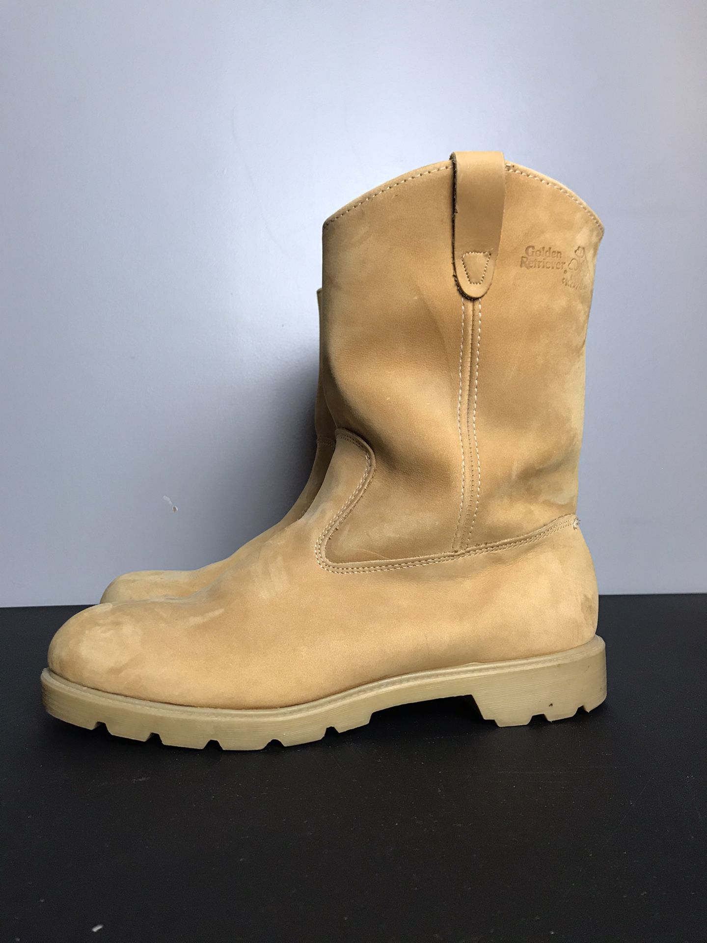 Golden Retriever Tan Work Boots Work boots in gently used condition Definitely has some wear but still sturdy and comfortable Size 13