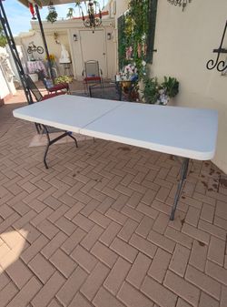 6 ft. Folding table plastic and metal