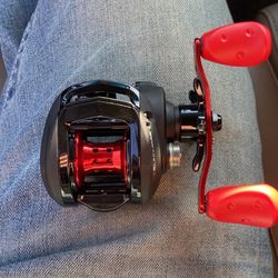 Abu Garcia Black Max Bait caster 