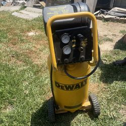 Dewalt Compressor 