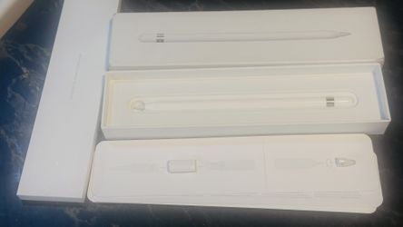 Apple Pencil (1st Gen) - LIKE NEW with Original Box & Adapter