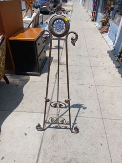 metal easel stand
