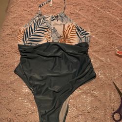 Brand New Womens Medium One Piece Swimsuit 