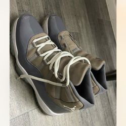 Size 13 Throw Me An Offer Just Need Rent 