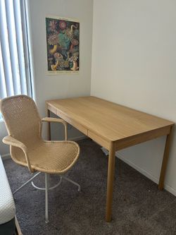 Wood Desk and chairo