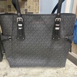 New Michael Kors Purse/Tote