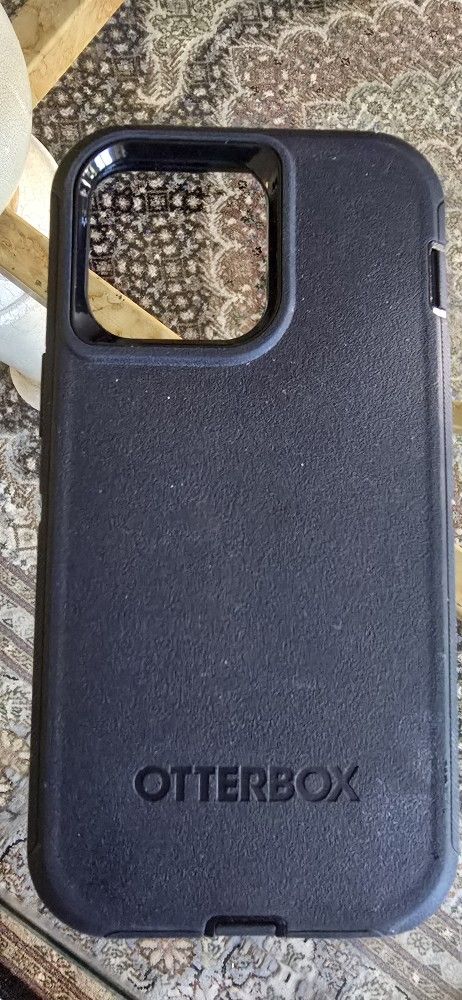 Otterbox Defender iPhone 14 Pro Max