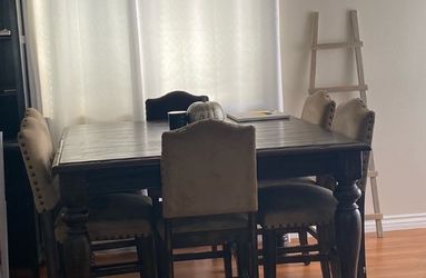 Dining table with 6 chairs