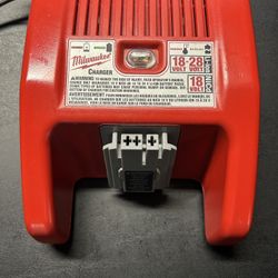 Milwaukee Battery Charger 