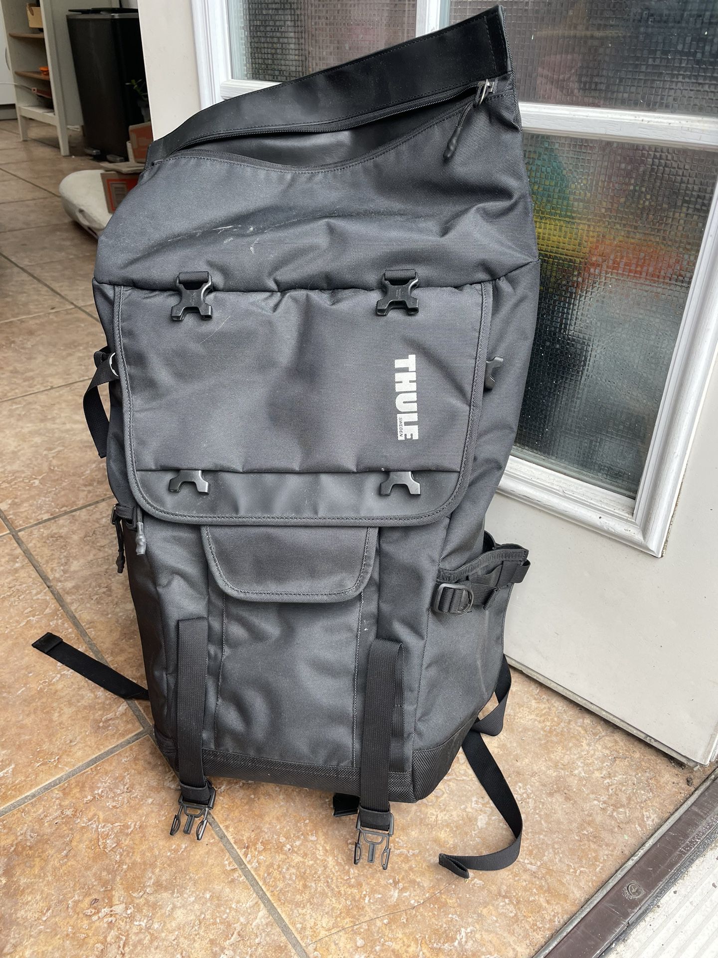 Thule Covert DSLR Travel Backpack