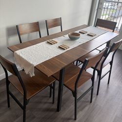 Dining Table & Chairs