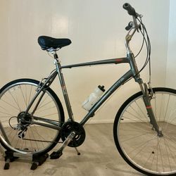   Gorgeous Giant Hybrid | Like New | Ready to roll (XL)