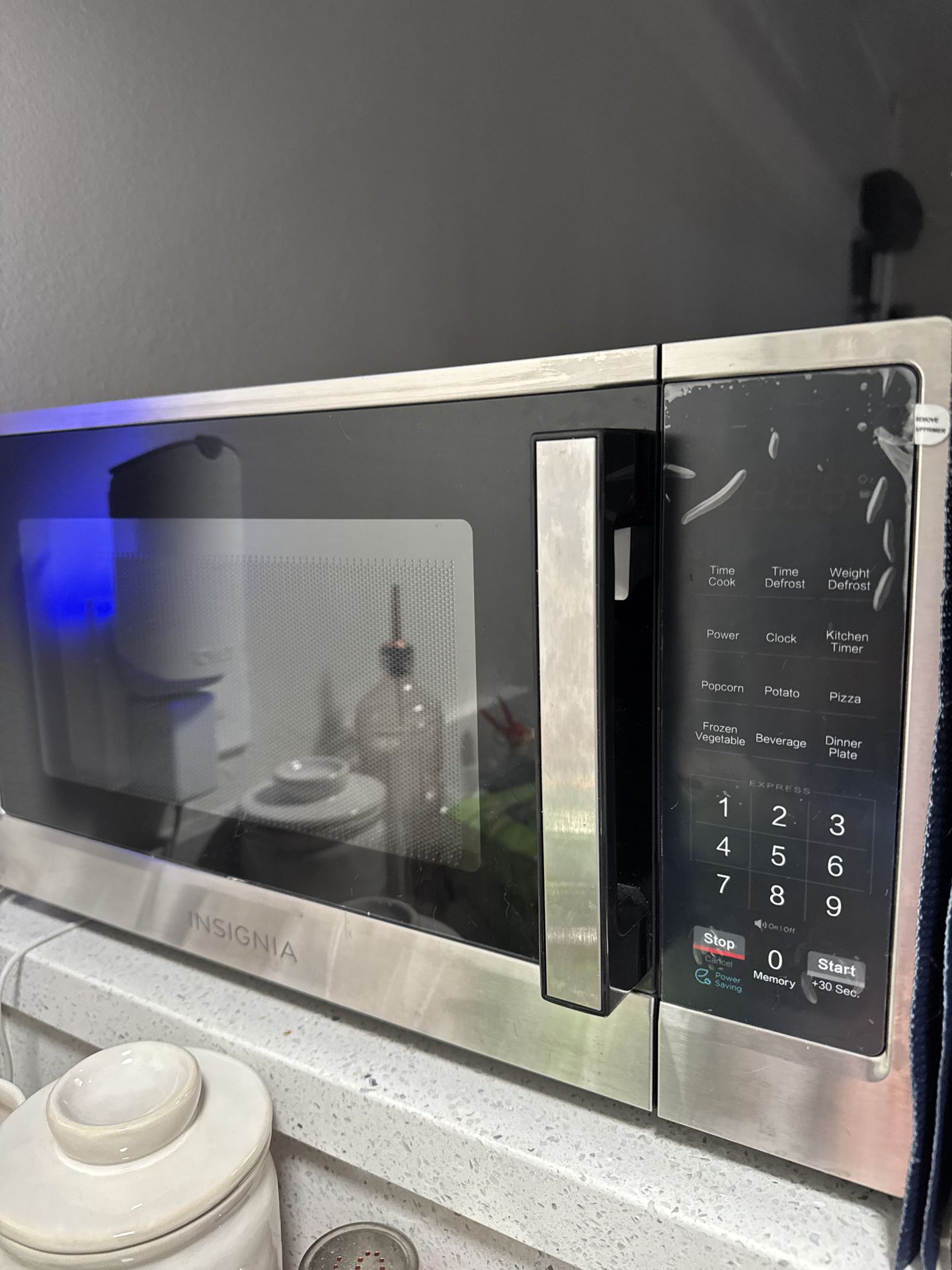 Insignia microwave