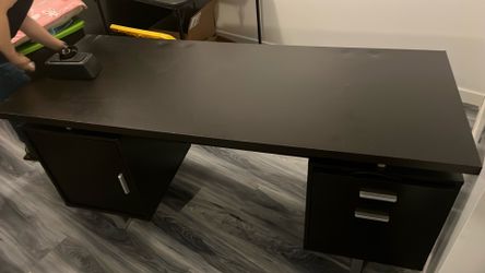 Computer table