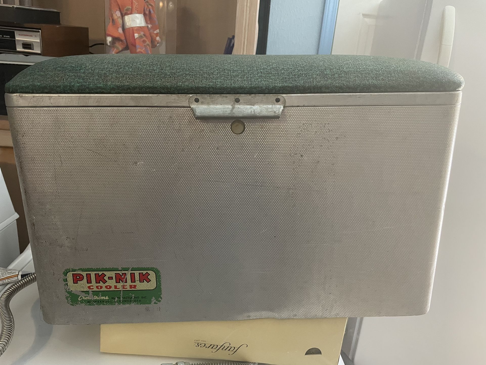 Vintage Pic-Nic cooler