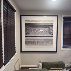 Large Logan Circle Picture Frames 