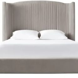 A Gallery Bed Drake Queen Velvet  