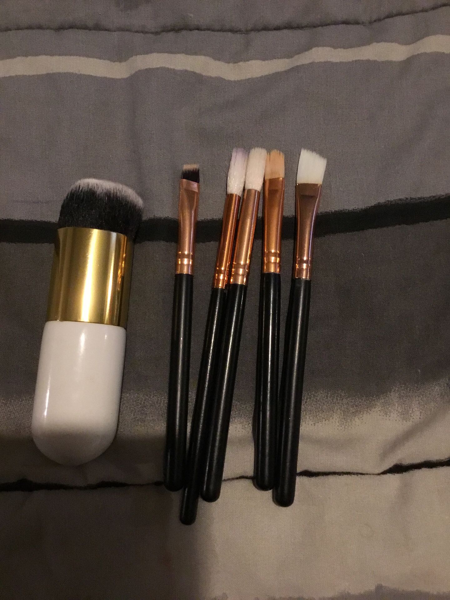 Free with a purchase of 1 other makeup brushes