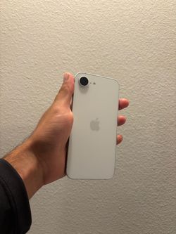 iPhone 16e