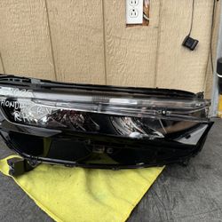 2023 2024 2025 HONDA CR-V RIGHT SIDE HEADLIGHT OEM USED 